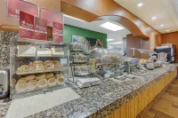 阿羅約羅布萊奧爾湖畔貝斯特韋斯特優質套房酒店 - 早餐
