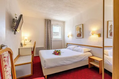 Logis Heraclee فنادق في Saint-Gilles