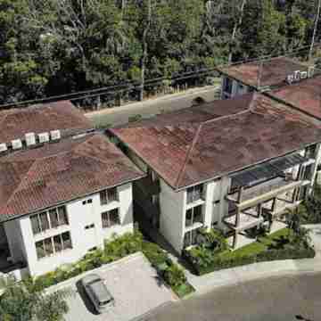 Modern beach Condo With Jacuzzi and pool Hotel Exterior