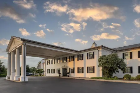 Best Western Parkside Inn Отели рядом с достопримечательностью «Bluegrass Scenic Railroad and Museum»