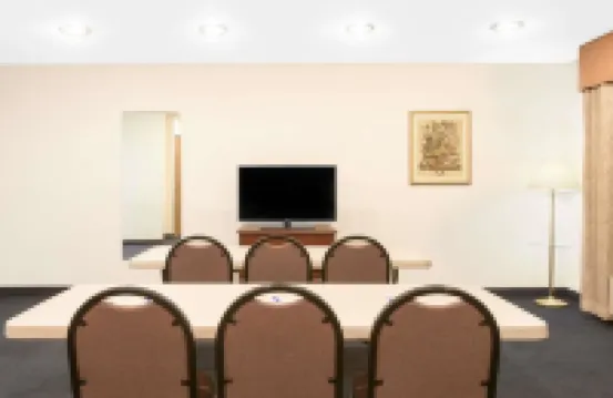 曾斯維爾温德姆唄盟酒店