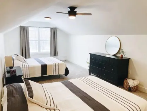 Lovely Place in Prime Location-Near Trails-Hot Tub