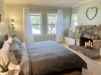3 bedroom, 2 bath West Side Paso home! Located on the beautiful Songs Vineyard! Hotels near Kiler Ridge Olive Farm