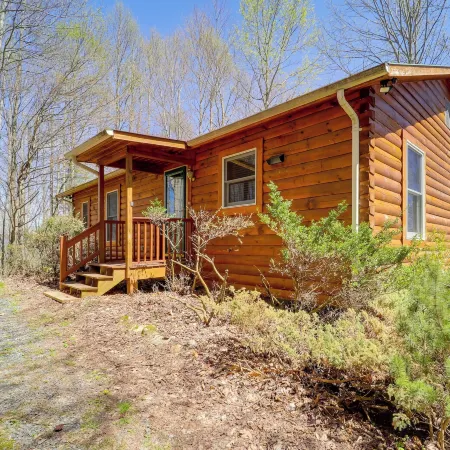 Hike, Sip and Unwind Mtn-View Gem in Banner Elk!