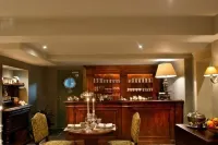 Le Convivial Luxury Suites & Spa