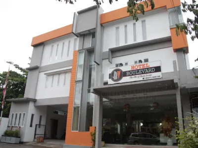 Boulevard Hotel