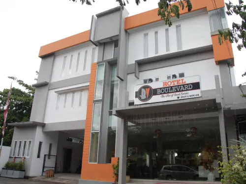 Boulevard Hotel