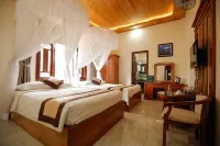 Resort Dakke Mang Den Hotels near Săn mây tại cung đường Hà Huy Tập