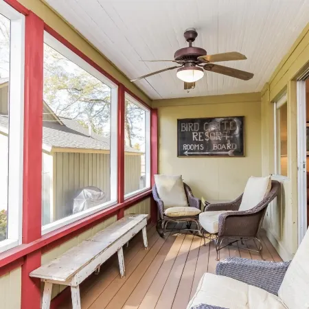 Screened Porch pt Water Views Hot Tub Walk to Saug