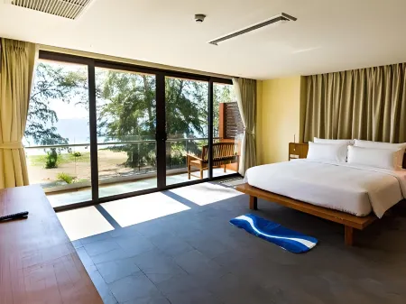 Coriacea Beachfront Boutique Phuket Resort