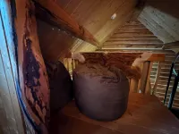 Cozy cabin bordering forest service trails. Perfect escape on 10 acres of forest