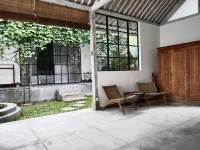 Sun Moon Star Villas Hotels in Bangunjiwo