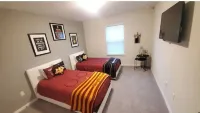 Luxurious 5BR Solara Pool Townhome for 12 by Theme Parks Across from Clubhouse