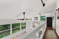 Treehouse Loz Seclusion for 6! - parcheggio