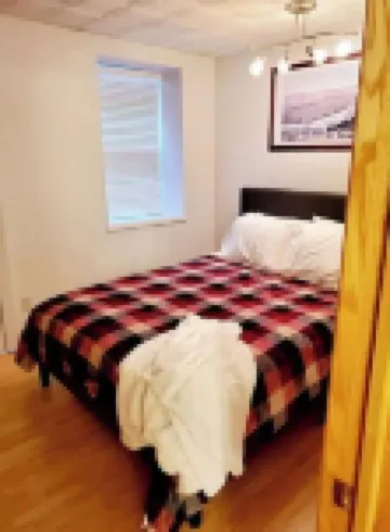 Mr. Rogers River View Hotel a 