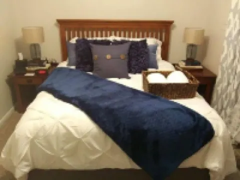 Lyle &Taylor Present -Slice of Home on the Road