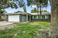 Trailside Fun, .0.5 miles from the Pinellas Bike Heated Pool,Summer Ready!