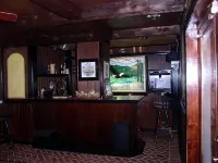 LUXURY LAKEFRONT HOME W/SWIMMING POOL & BOAT RENTALS