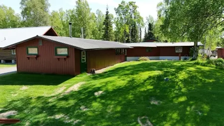 Cozy Rustic Duplex Cabin - Ketchikan Side Отели в г. Стерлинг