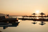 Uzenie All Suites Boutique Resort - Swimmingpools