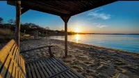 Center of Town - Ideal for Beach, Golf & Tennis