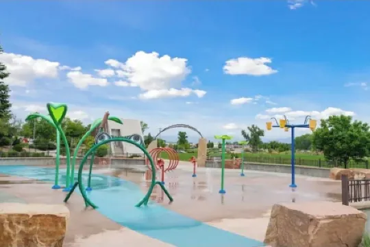 Luxurious getaway near Olde Town Arvada