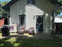 Two Bedroom Cottage House in Uptown Westerville