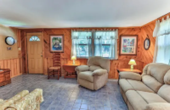 Charming 2-bedroom bungalow in fabulous Homosassa with AC, WiFi