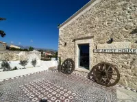 Studio Red Beach, fantastic gallery bedroom