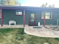Charming 2-bedroom cottage in beautiful Colorado Springs