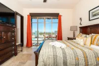 Mayan Palace Home, Private pool - Full Resort Privilege's with Lazy River! Hotels in 