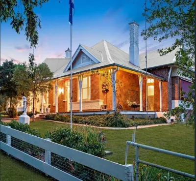 Historic Country Homestead Retreat The Mechanics Institute附近的飯店