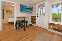 Close to Town - Deck & Fire Pit - Pet Friendly