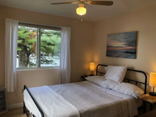 Lakefront 3-bedroom, 2-bath house on Moose Pond in Denmark Maine with AC, WiFi