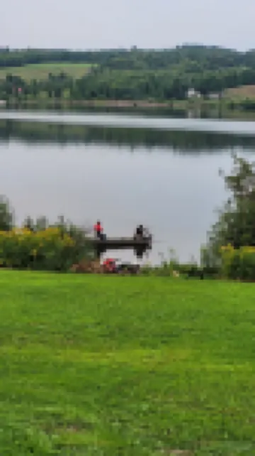 This 2 bedroom, 2 bathroom waterfront property offers fantastic river views! Hôtels à : Comté de Carleton