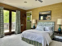 Super-Lux Oceanfront property with private beach access in Estate section