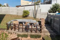 Seaview, 6 sleeper, secure complex with amenities, direct beach access and WiFi Hotels in Kingsburgh