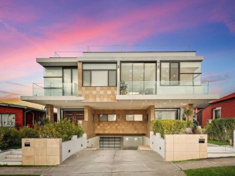 4Level Luxury with Rooftop Oasis with City Skyline views