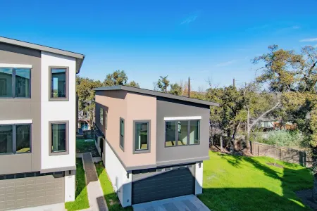 Luxury Home in North Austin: Next to Apple Campus