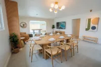 Boutique Pool House, Billiards, arcade, 14mi to Disneyland ROWLAND HEIGHTS COMMUNITY CENTER 주변 호텔