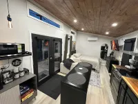 Layla Haus-Tiny Home W/Private Yard ~ Pet Friendly