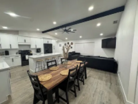 La Casita Of Spring Hill 3BR/2Bath POOL HOME