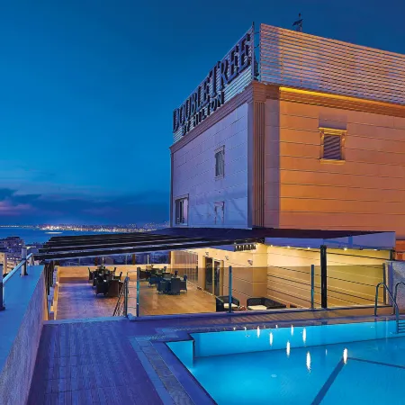 DoubleTree by Hilton Izmir - Alsancak