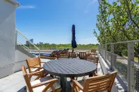 Oceanfront Retreat / Stunning Views, Pool & Luxury