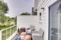Riverfront Sheboygan Townhome w/ Grill! Hotels in Sheboygan