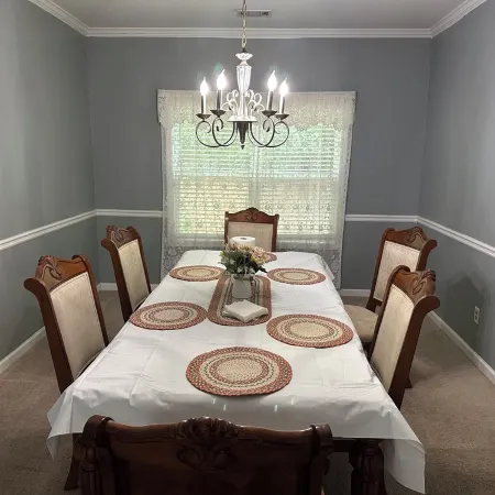 Enjoyable 4-bedroom house in Dallas. Great place for the family & friends
