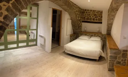 Appartement Centre Ville en RDC Отели в г. Лорг