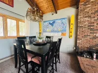3-bedroom chalet in fabulous Bartlett, wonderful spot close to Storyland