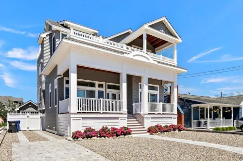 Modern Coastal Escape – New Construction, Family-Friendly, Walk to Beach