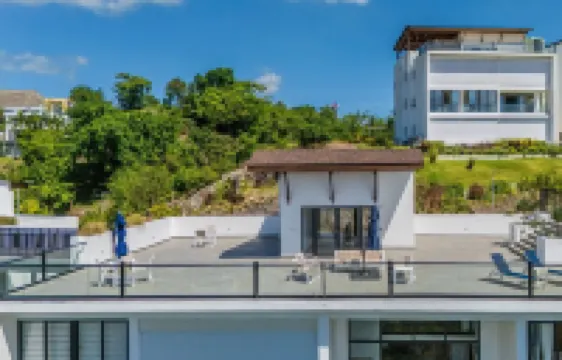 Playa Bonita Gem-2BR With Ocean Views + Infinity Pool